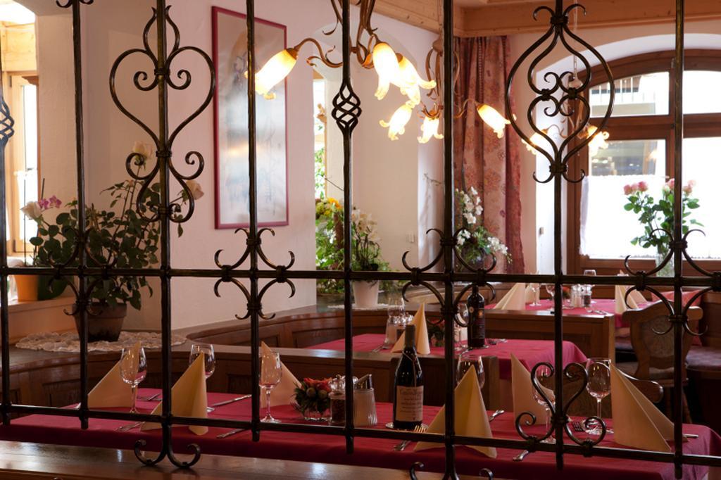 Hotel Astras Scuol Esterno foto
