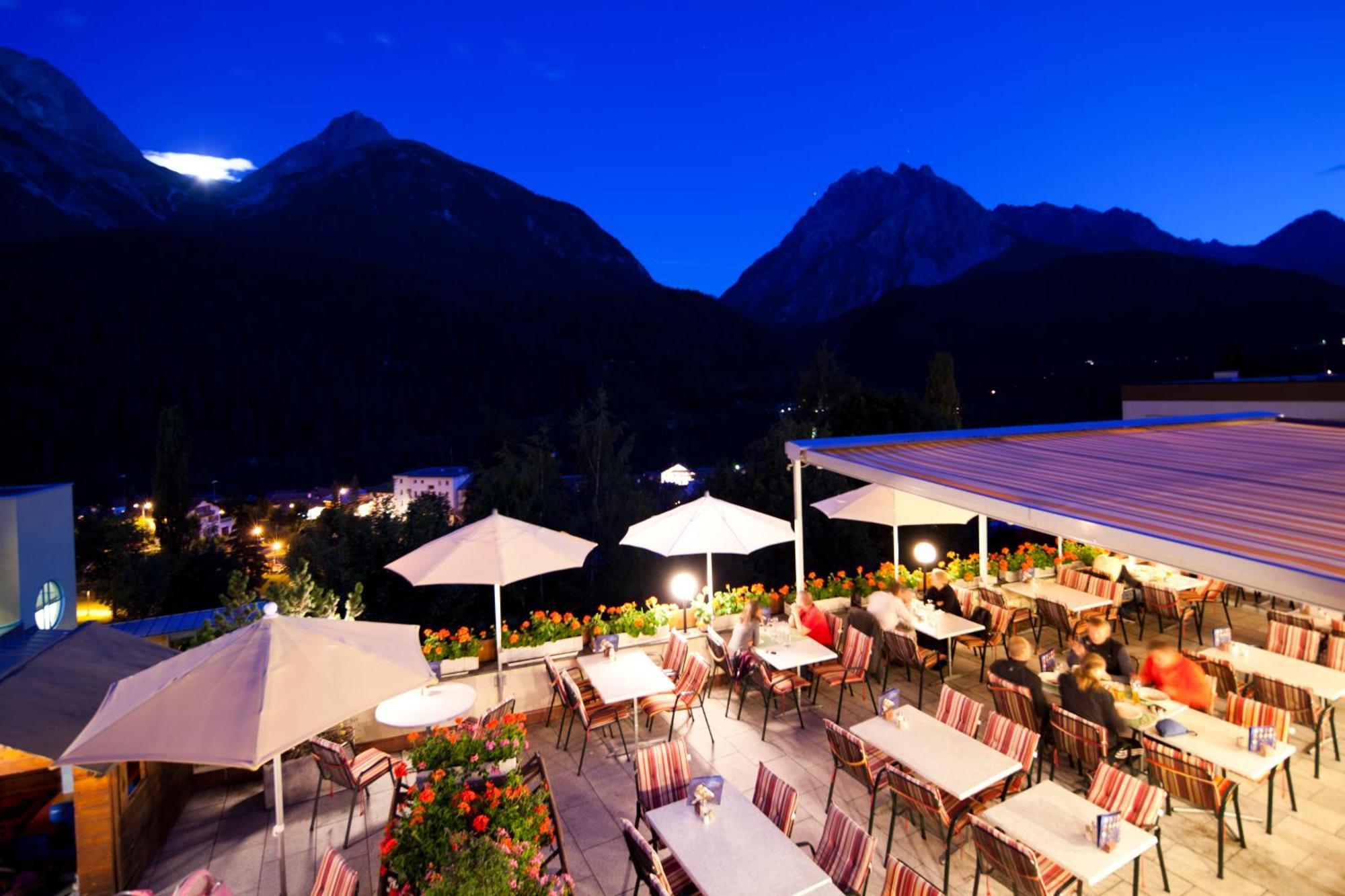 Hotel Astras Scuol Esterno foto