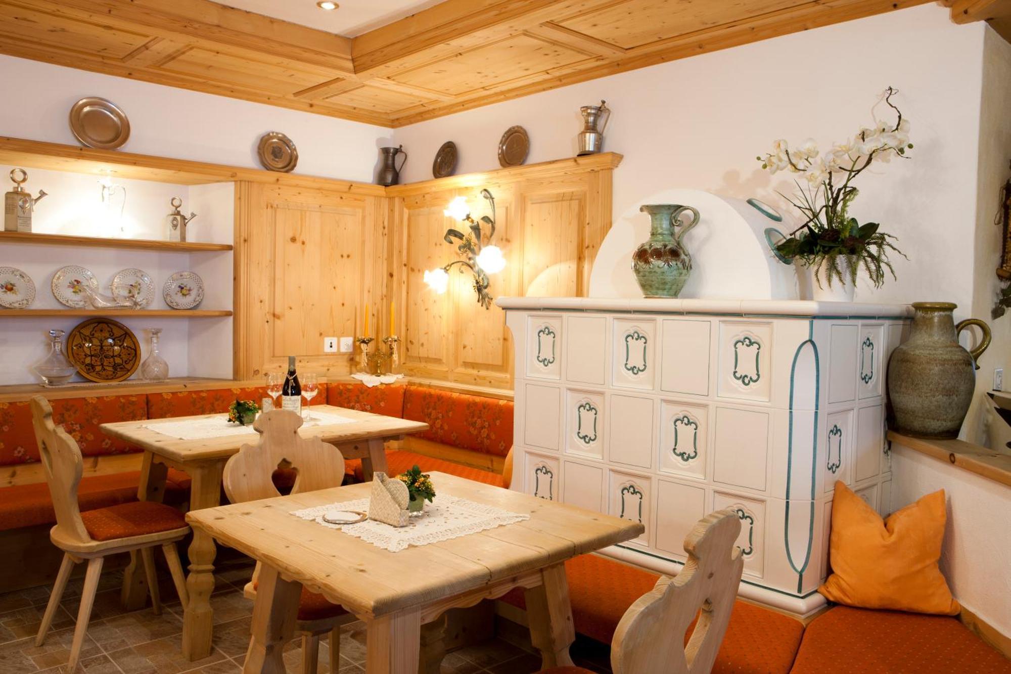 Hotel Astras Scuol Esterno foto