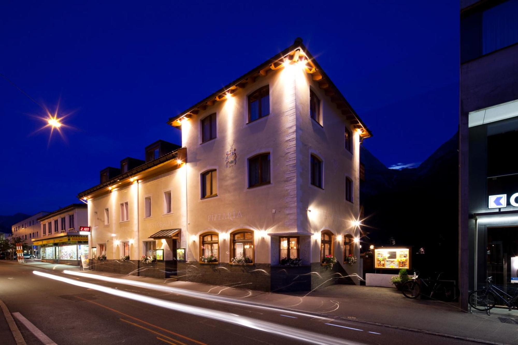 Hotel Astras Scuol Esterno foto