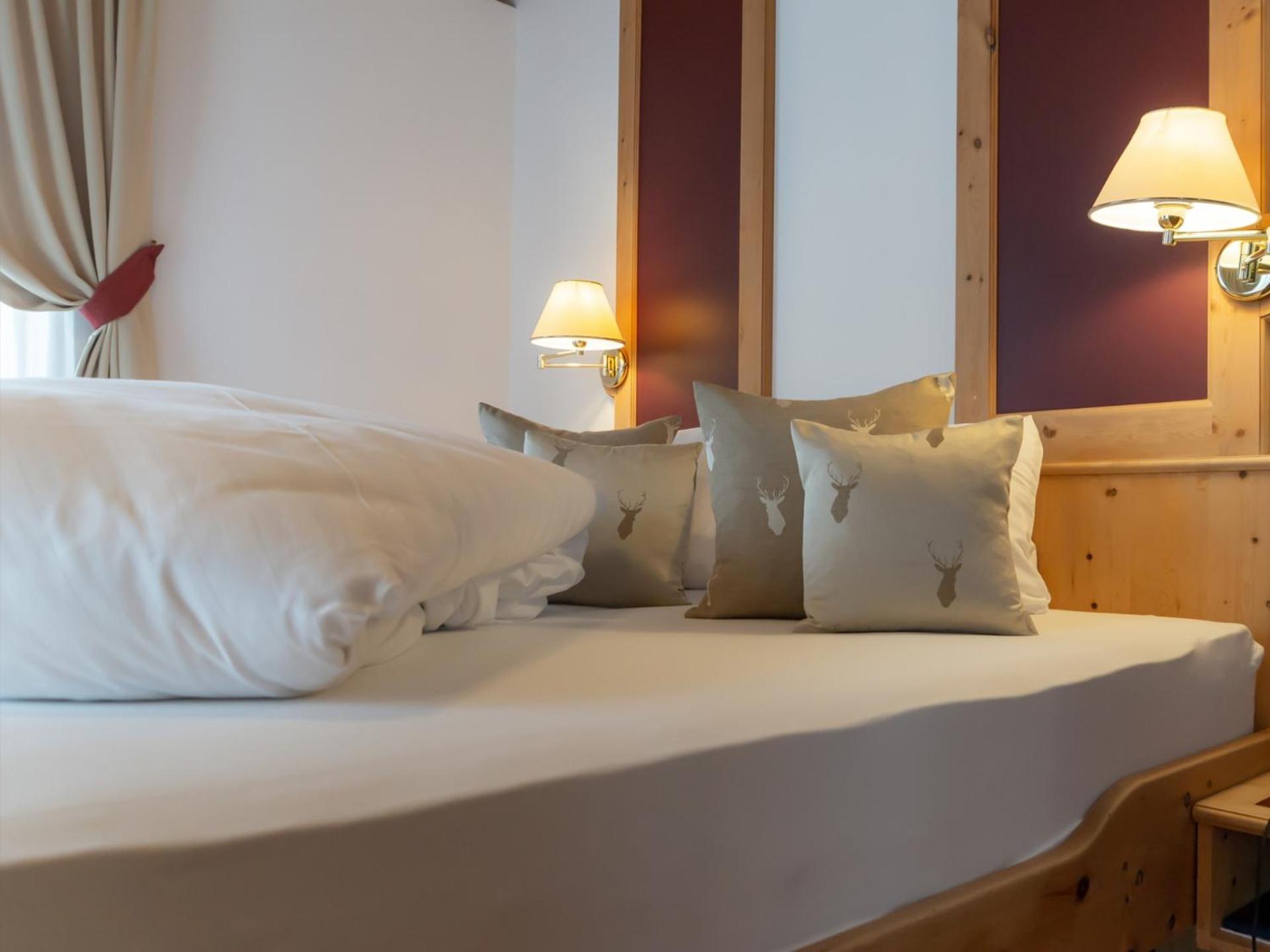 Hotel Astras Scuol Esterno foto