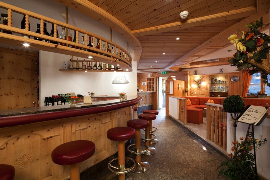 Hotel Astras Scuol Esterno foto