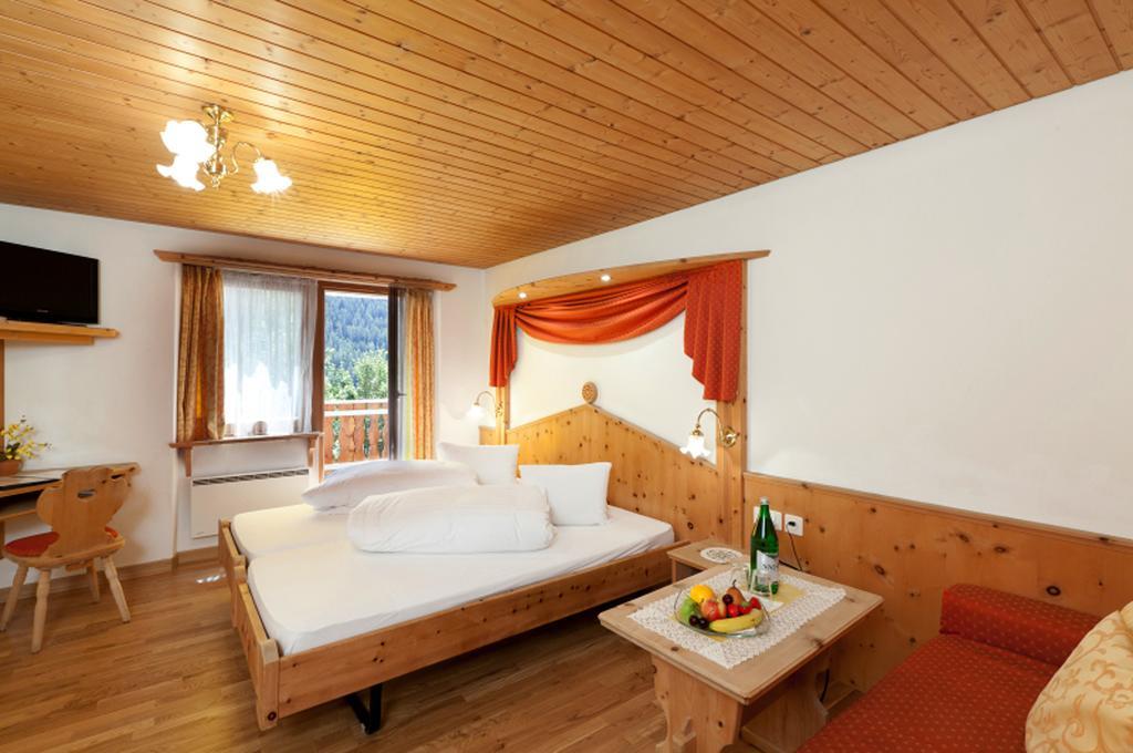 Hotel Astras Scuol Esterno foto